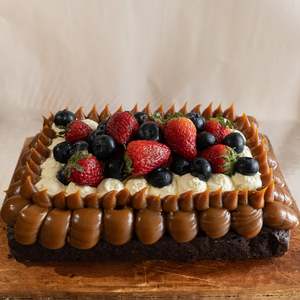 Cakes: Donatella Cake