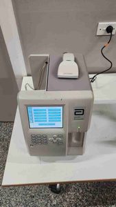 Abbott CELL-DYN Emerald Analyzer MedLab Instruments