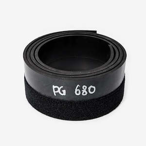 Husqvarna: Black Cowl - PG680