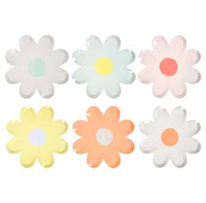 Pastel Daisy Large Plates