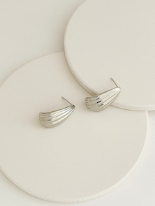 Mira Petal Earrings Silver