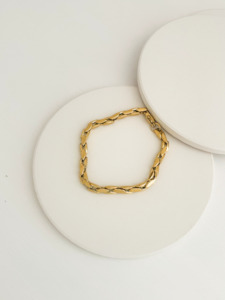 Bracelets: Lilly Box-Link Bracelet