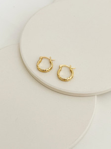 Earrings: Juniper Hoops Gold