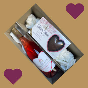 Melton Estate: Melton Estate Wine & Queen Anne Chocolate Gift Pack