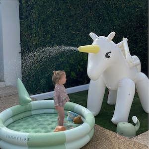 Kids Toys: Inflatable Giant Sprinkler | Unicorn
