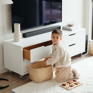 Ayse Bedroom: CHESTYboy 2 Bay 2 High Cooper