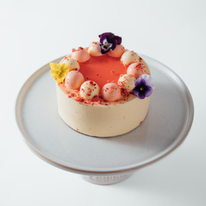 Orange Blossom & Strawberry Cake - MEMO Cakery