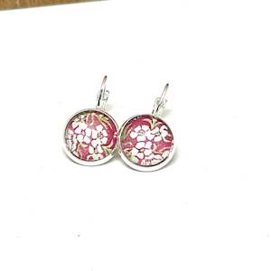 Kiwiana: MANUKA GLASS DOME EARRINGS