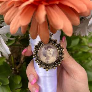 Photo Charms Custom Wedding Accessories: BRONZE DAISY BOUQUET CHARM