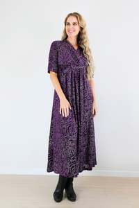 Larosela V-Neck Short Sleeve Midi Dress