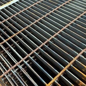 Products: Animal Flooring-Grating Pattern L 20×3 Loadbar, 1003x5800mm
