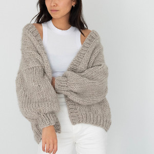 Knitwear: The Cosy Cardigan / Taupe