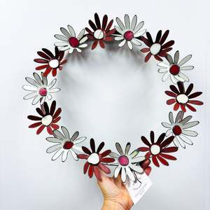 Red: Daisy Chain Metal Flower Wreath