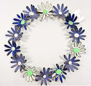 Daisy Chain Metal Flower Wreath