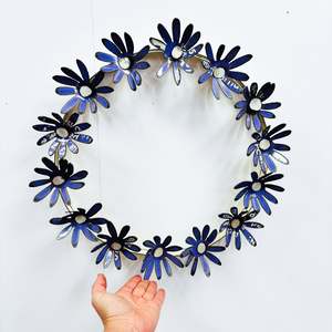 Daisy Chain Metal Flower Wreath