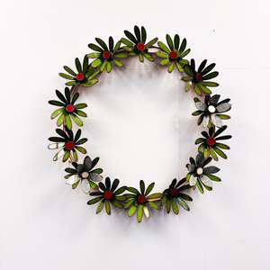 Daisy Chain Metal Flower Wreath #15