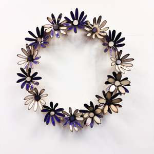 Daisy Chain Metal Flower Wreath #50