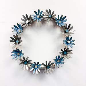 Daisy Chain Metal Flower Wreath #34