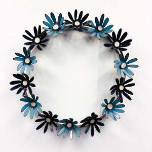 Daisy Chain Metal Flower Wreath #49