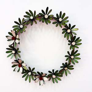 Daisy Chain Metal Flower Wreath #78