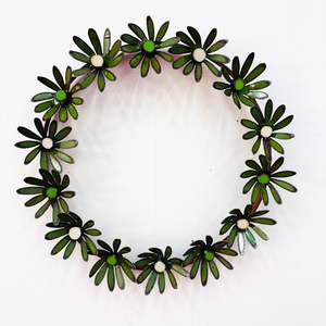 Daisy Chain Metal Flower Wreath #75