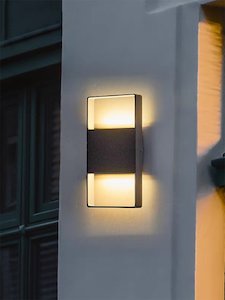 Outdoor Wall Light: WO117-B  Outdoor Wall Light