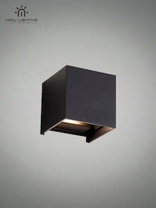 WO101 Simple Outdoor Wall Light