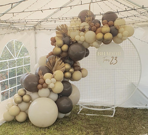Products: Mesh Circle Garland + Sign Mia-Lee & Co