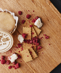 Miannambert Cheesecake with shortbread