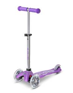 3 Wheeler: Mini Micro Deluxe Glitter LED 3 Wheel Scooter