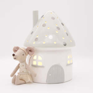 Little Belle: Little Belle Elfin House