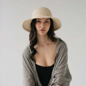 Gift Guide For Summer Vacay: SOPHIE - So Shady - Natural