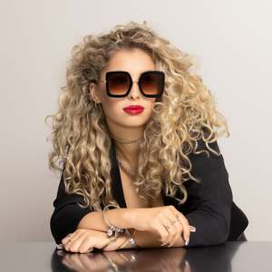 Eyewear: HappyToSitOnYourFace - Chloe