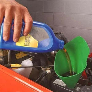 Automotive: Flexible Draining Funnel