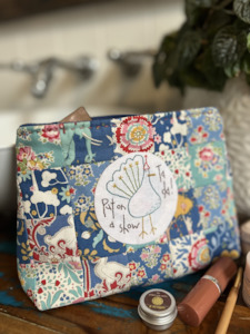 Hatched Patched: Hatched & Patched~ Put on a Show Make up Bag~Pattern & preprinted linen