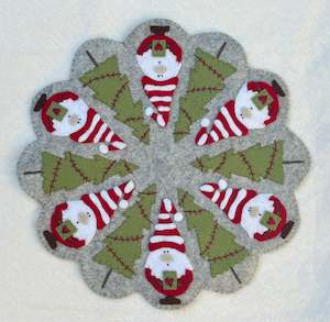 Fig 'n' Berry Creations~ Woodland Gnomes Candle mat~pattern