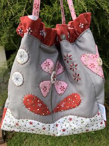 Gail Pan~Frilly Dilly~ bag pattern