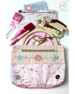 Hugs'n Kisses~Copper Coast Carry All ¬ Bag Pattern