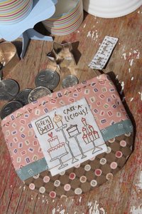 Hatched Patched: Hatched & Patched ~Cake Money Purse~ pattern