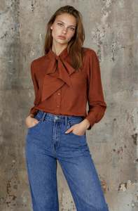 Moss Winter 23: Moss Bow Shirt  rust