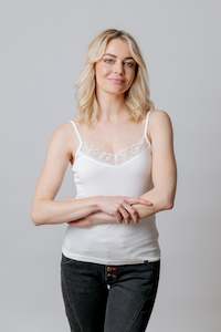 Moss Winter 23: STAPLE SINGLE LACE WHITE