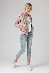 Moss Sale: Elle Lightwash jean