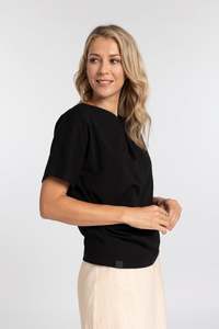 Moss Ss26: Mossy Rouched Tee - black