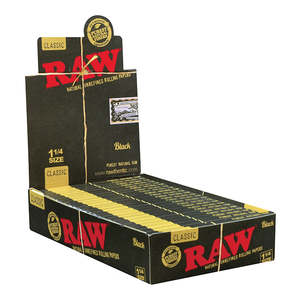 Rolling Papers: RAW BLACK Natural Unrefined Rolling Papers