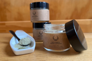 Uku karera | Green clay mask