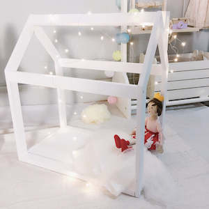 Mini house frame bed for dolls