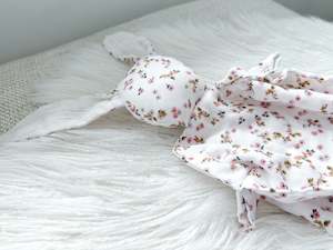 Snugglers: Bunny Snuggler in White Floral