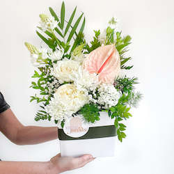 Deluxe | Boxed Arrangement