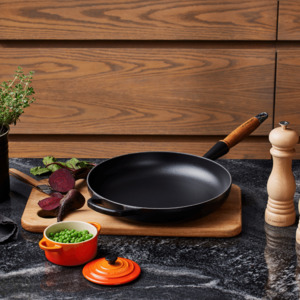 Cast Iron Frying Pan with Wooden Handle 28cm