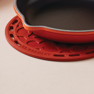Le Creuset: Heritage French Silicon Trivet/Round